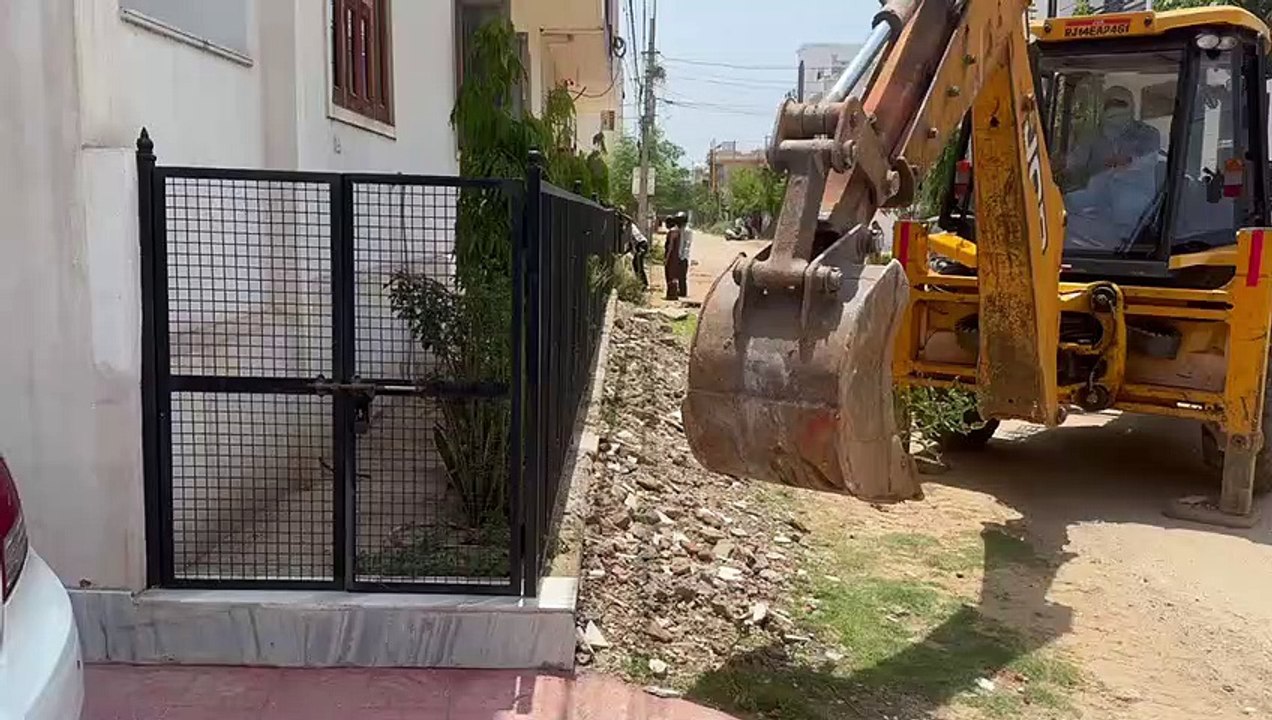 सड़क सीमा को कराया अतिक्रमण से मुक्त