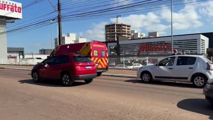 Download Video: Após engavetamento, mulher bate a cabeça no para-brisas e precisa ser socorrida pelo Siate