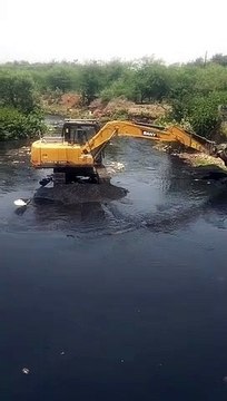 देखो... निगम जुटा बारिश से पहले नाला सफाई कार्य में