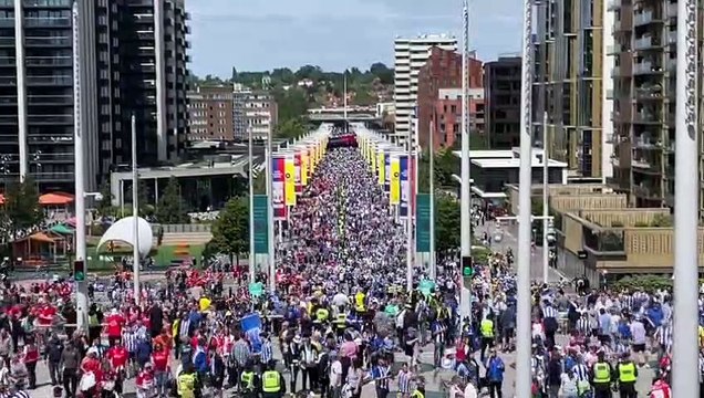 Atmosphere builds at Wembley as Sheffield Wednesday fans get ready for the Play-Off Final
