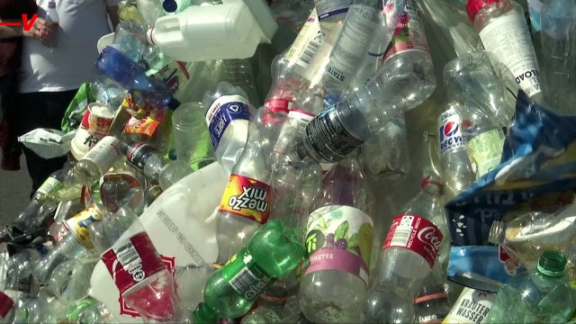 Greenpeace Activists Install ‘Perpetual Plastic Machine’ to Highlight the Global Plastic Problem