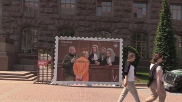 Terrazas llenas y selfies con Putin: Kiev desafía a los misiles rusos