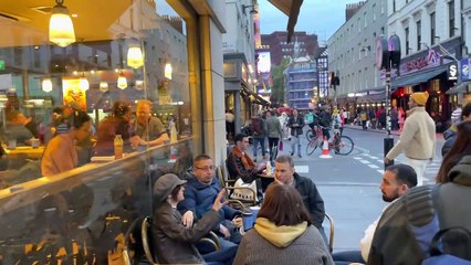 England, Central London Sunset Walk Relaxing Walking tour in West End London [4K HDR]