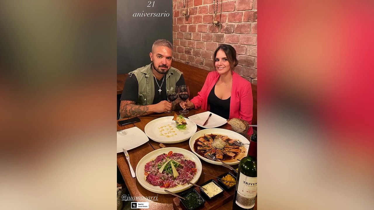 Loco Vargas y Blanca Rodríguez cumplen 21 años de relación y lo celebran con lujosa cena Te quiero