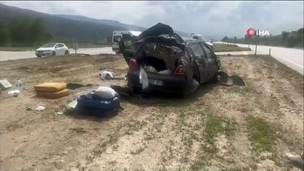 D100'de otomobil takla attı: 3 yaralı