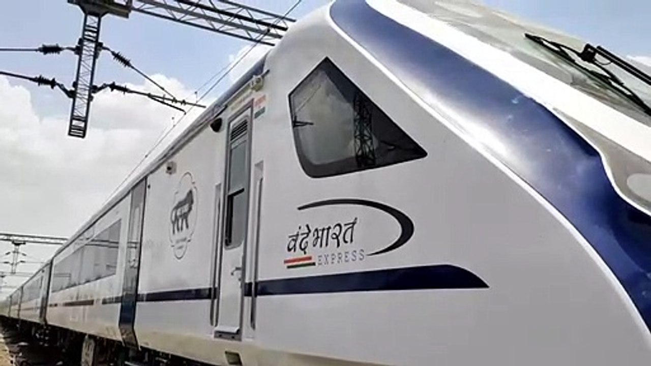 वंदे भारत के साथ ऐसा क्या हुआ, कि रेलवे में मच गया हडकंप