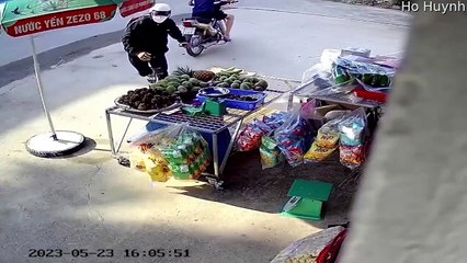 Des mangues récupérées après avoir rencontré des motards