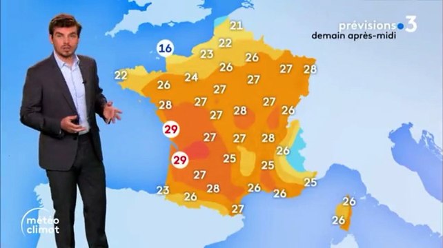Un présentateur météo chambre Nantes et Bordeaux lors de son bulletin