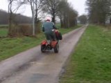 stunteur kymco 50cc en action