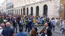 Bandecchi nuovo sindaco di Terni, lungo corteo dei sostenitori in centro