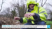 Francia: la difícil tarea de retirar toneladas de plásticos de las orillas del río Sena