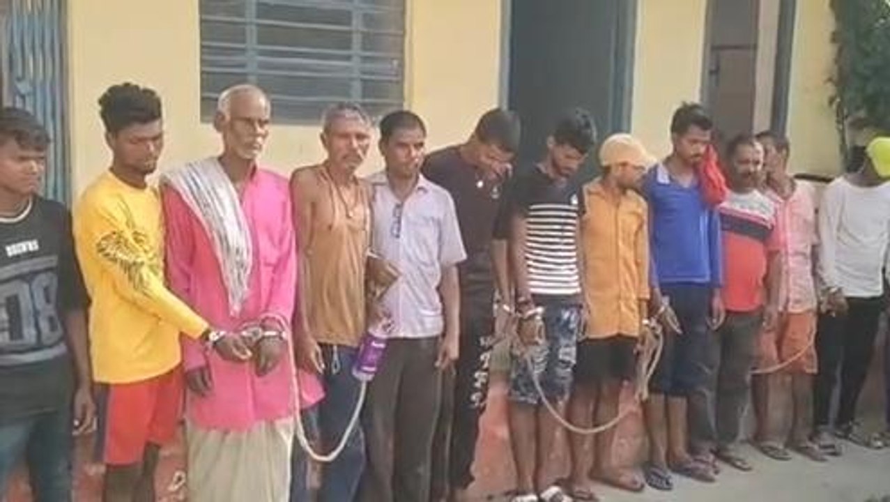 मधेपुरा: उत्पाद पुलिस ने 4 शराब कारोबारी समेत 18 लोगों को किया गिरफ्तार