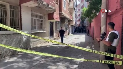 Terör yandaşları belediyenin çöp arabasını ateşe verdi