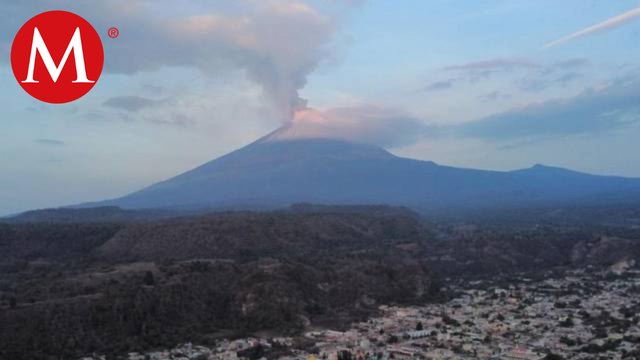 Estudiantes de Puebla regresan a clases presenciales tras la baja de actividad del Popocatépetl