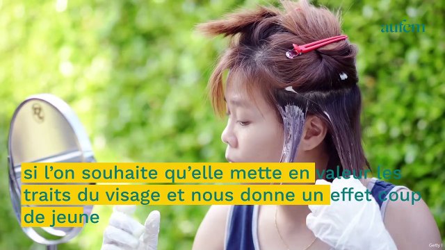 Cheveux : 3 colorations rajeunissantes qui ne feront jamais “mémère”