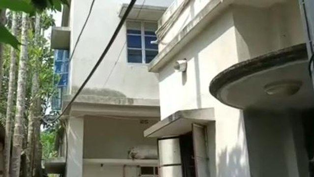 লুকিয়ে বাড়ির মধ্যেই চলত কু-কর্ম ! হানা দিয়ে ধরে ফেলতেই ছিঃ ছিঃ করছে সকলে