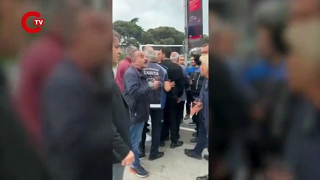 Bugün Üsküdar'daki kaçak kafelerin yıkımında, kafe sahipleri İmar Müdürü Ramazan Gülten'i darp etti.
