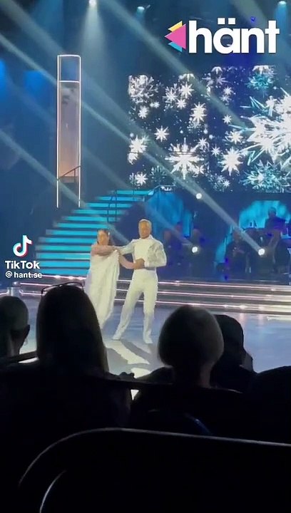 Une caméra vient calmer un activiste du climat qui s'incruste en direct dans le Danse avec les stars suédois