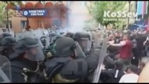 Kosovo, 14 soldati italiani feriti in scontri abitanti polizia