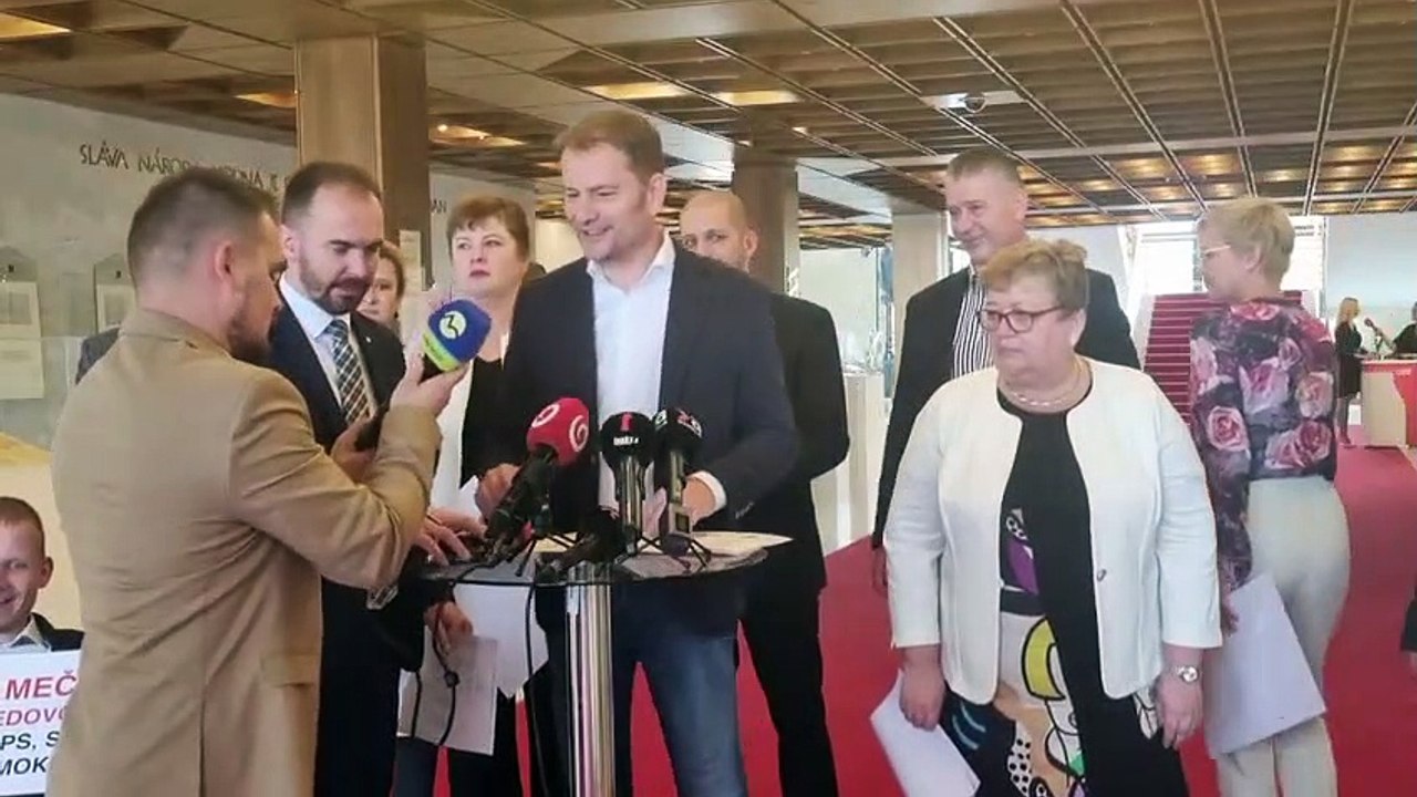 ZÁZNAM: Mimoriadna schôdza k balíku zákonov nebude, poslanci neboli uznášaniaschopní