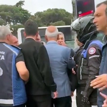 İBB İmar Müdürü Ramazan Gülten, Üsküdar'daki kaçak kafelerin yıkımı sırasında darp edildi