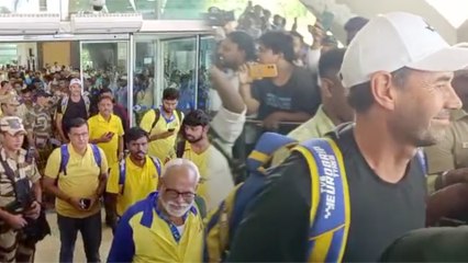 CSK Chennai Airport Entry: CSKക്ക് ചെന്നൈ എയർപോർട്ടിൽ വമ്പൻ സ്വീകരണം