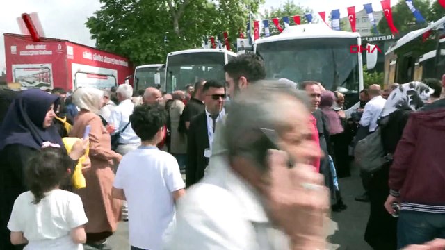 İlk hac kafilesi İstanbul'dan uğurlandı