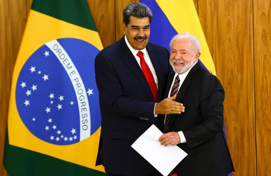 Lula afirma que visita de Maduro ao Brasil é momento histórico e web reage