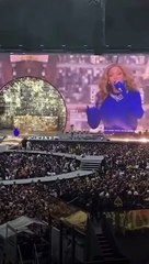 Beyoncé singing Tina Turner’s River Deep Mountain in London tonight