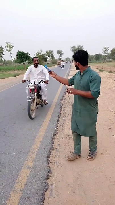 Prank_a_motorcyclist_on_the_road_|_new_funny_video_2023_|_best_funny_videos_2023_|_funny_comed(720p)