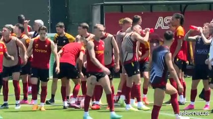 La rifinitura della Roma prima di Budapest, Dybala in gruppo