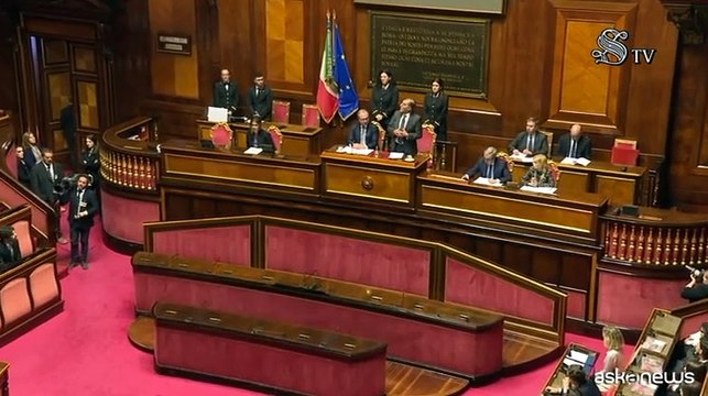 La Russa spiega la Costituzione agli studenti: nessuno vuole cambiarla