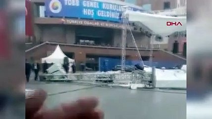 TOBB Genel Kurulu için kurulan platform çöktü: Yaralılar var