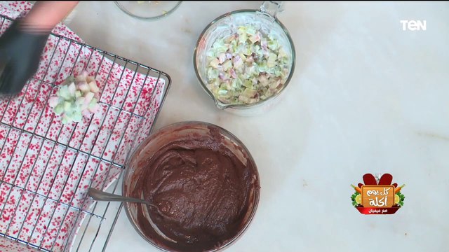 طريقة عمل آيس كريم الخوخ والشيكولاتة الشيف فيفيان فريد