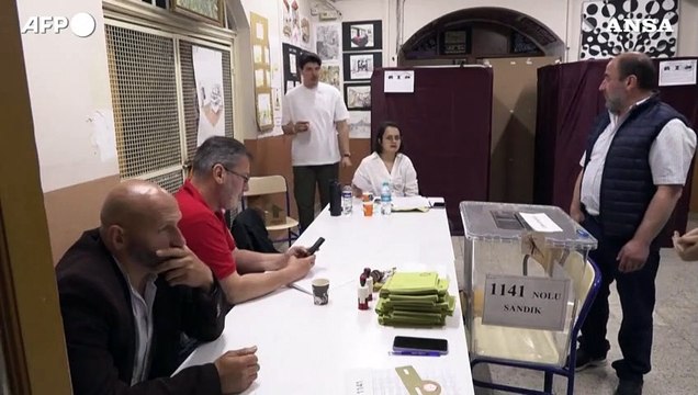 Turchia, seggi aperti per il ballottaggio tra Erdogan e Kilicdaroglu