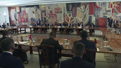 Líderes de Sudamérica buscan relanzar la integración en un "retiro" en Brasilia