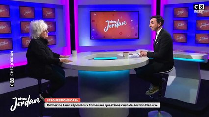 La chanteuse Catherine Lara révèle pourquoi elle ne retire jamais ses lunettes