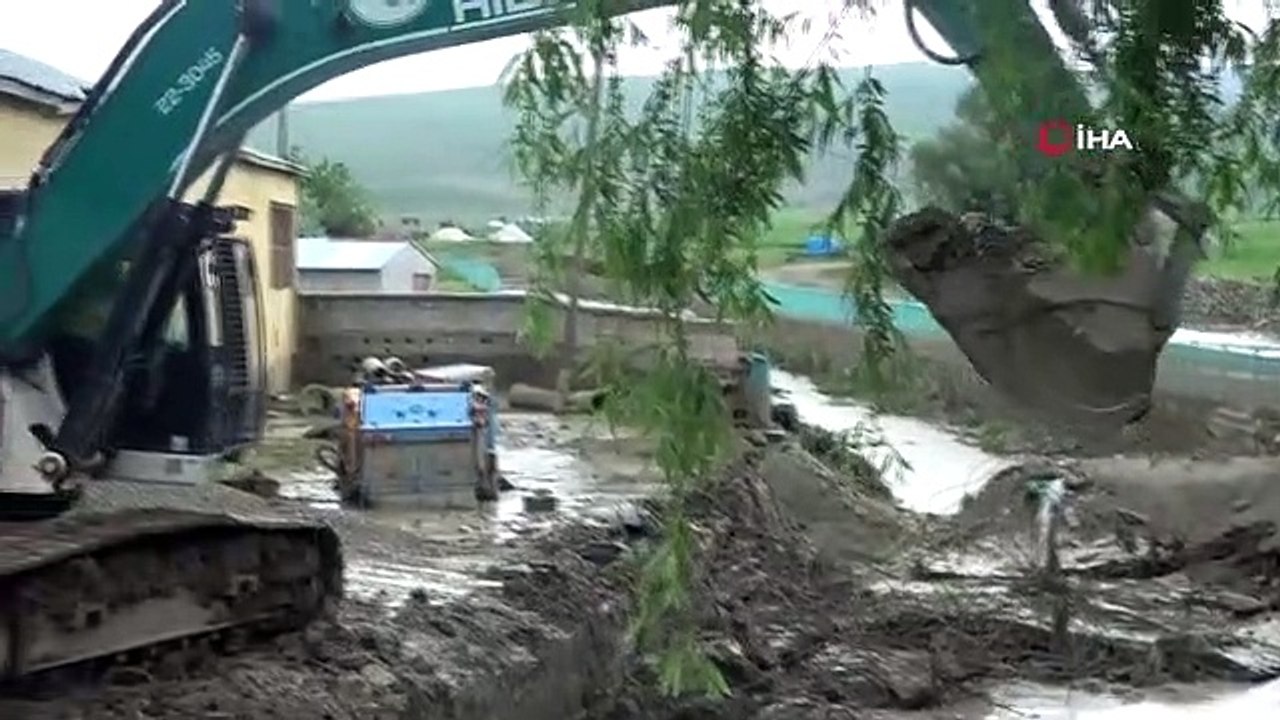 Muş'ta sel felaketinin yaraları sarılıyor