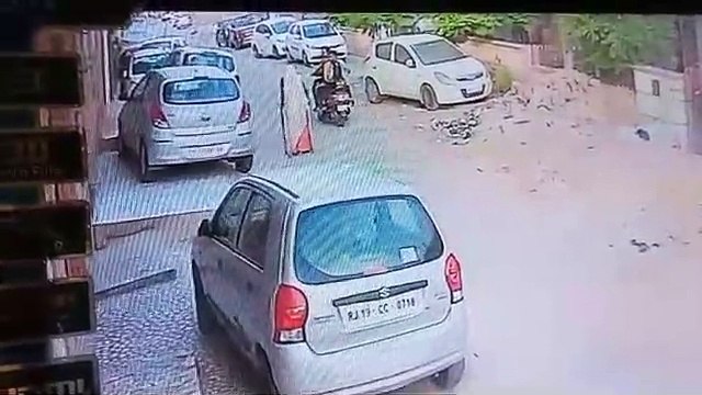 वृद्धा के गले से सोने की चेन लूटी, फुटेज से दो जनों को पकड़ा