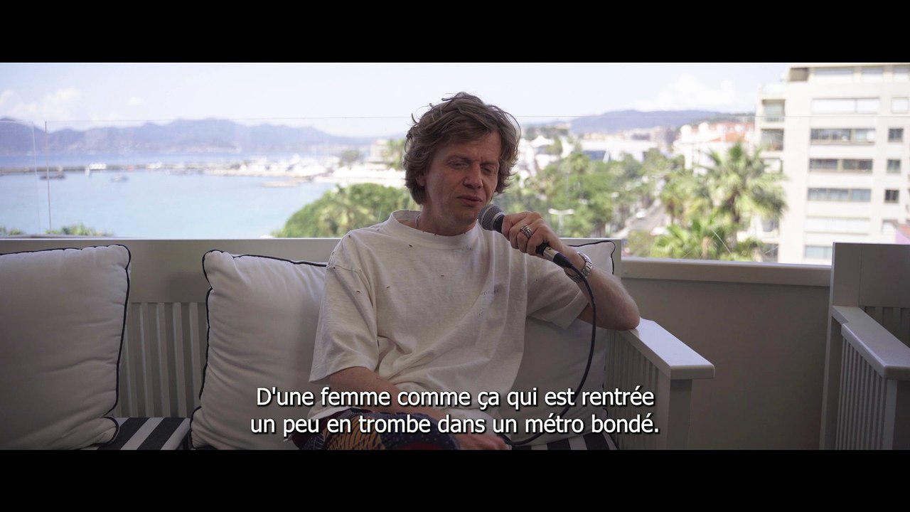 Alex Lutz : "J'ai voulu inviter les spectateurs dans l'intimité des corps"