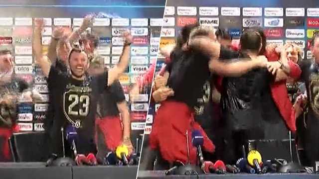 Galatasaraylı futbolculardan Okan Buruk'un röportajına sulu baskın!