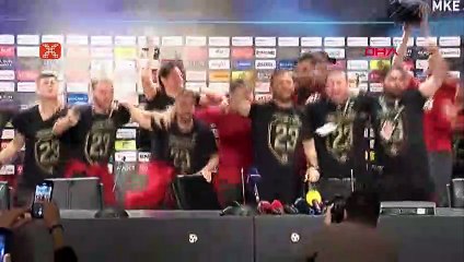 Okan Buruk'un basın toplantısına baskı