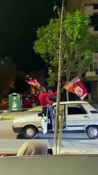 Şampiyonluk kutlamalarına katılan oto pilotlu toros