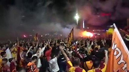 SPOR İzmir, Manisa ve Bodrum' da Galatasaray'ın şampiyonluğu coşkuyla kutlandı