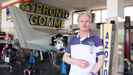 Milano, Mario D'Ambrosio e l'aereo fai-da-te- in officina