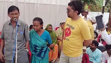 बेदखली से नाराज फुटपाथ व्यवसायी, पुनर्वास की मांग