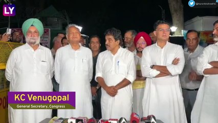 Скачать видео: Ashok Gehlot vs Sachin Pilot In Rajasthan: Congress Chief Mallikarjun Kharge & Rahul Gandhi Meet The Two Leaders Amid Rift