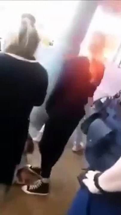 Australian Police pepper spray 12 year old for not wearing a mask