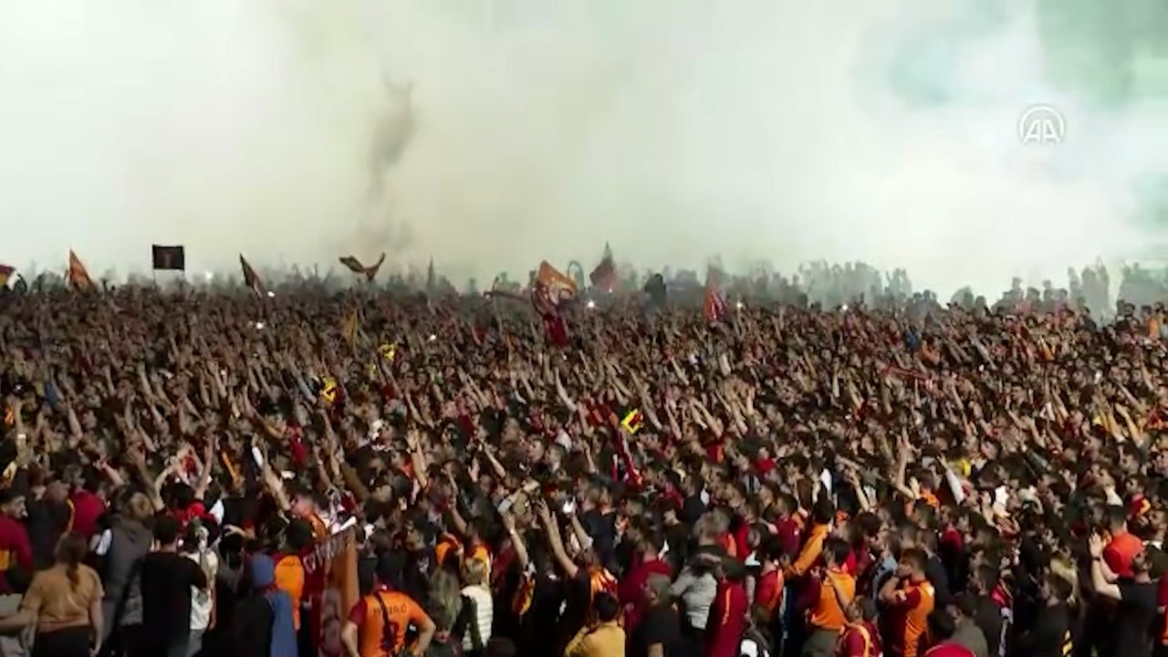 Galatasaray'da şampiyonluk kutlamaları