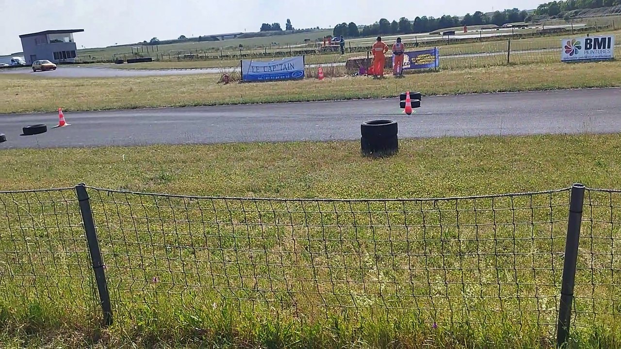 Slalom Vendée 2023 avec la 106 rallye